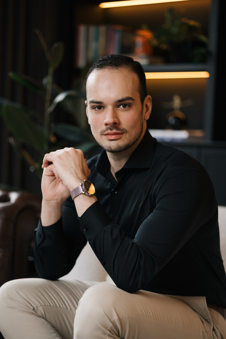Dr. Tiago Dias Corrêa